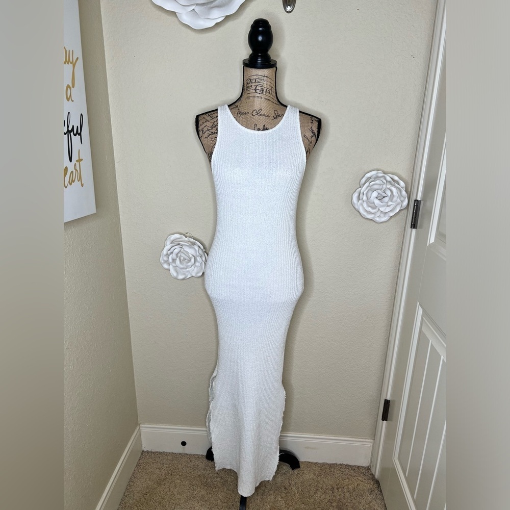 Emory Park Sleeveless Ribbed Knit Distressed Cream Midi Dress Size Small - Picture 1 of 16